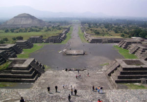 Tourists walking around the Teotihuacan in Mexico